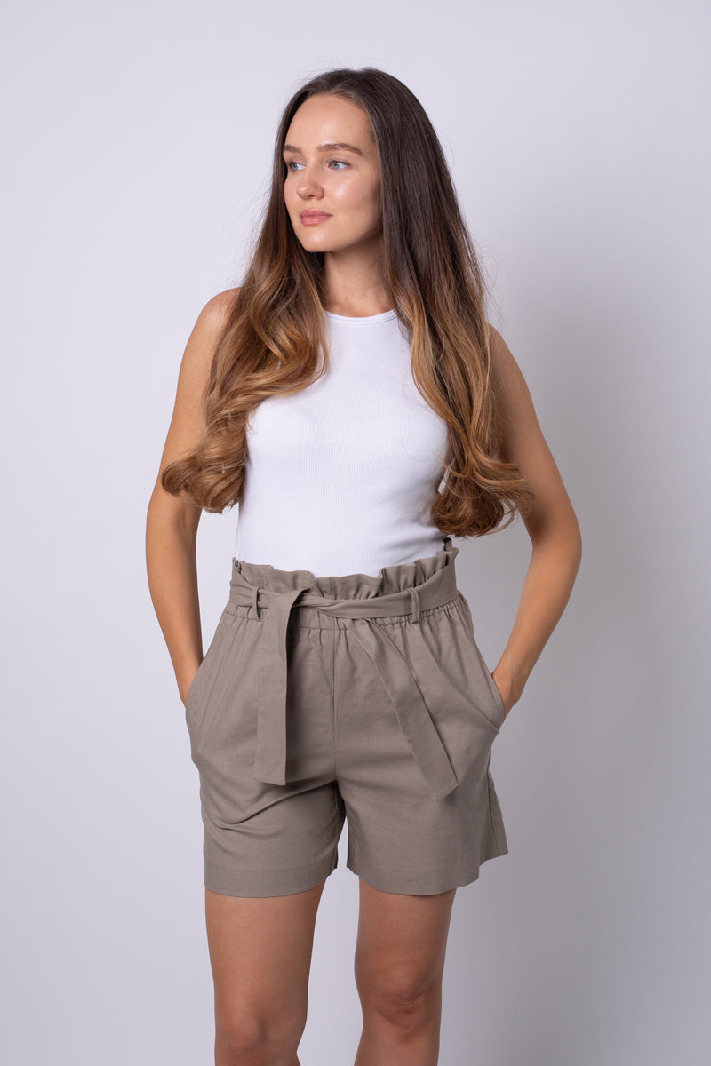 VIVIAN SHORTS TAUPE